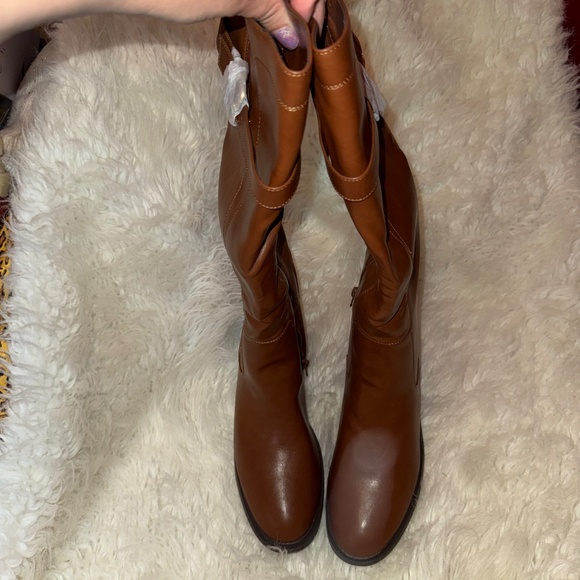 JustFab Addison Leather Brown Heeled Boots - Picture 5 of 10